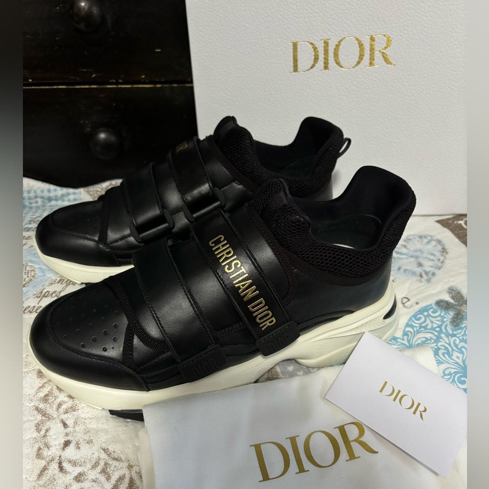 Christian Dior D-Wander Sneakers size LS 39. US size fits 8/9 women New!!